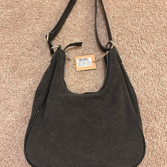 Brandy Melville Handbags - brand new Brandy Melville purse